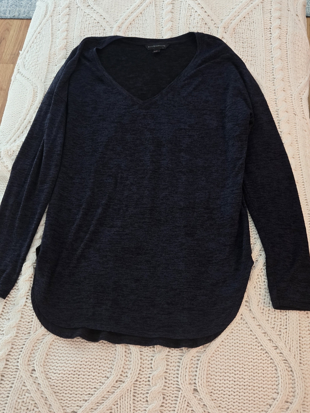 Rock & Republic Blue V-Neck Long Sleeve Top M